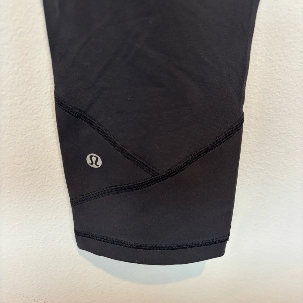 lululemon athletica Black Crop Run Leggings 10 - Picture 5 of 6